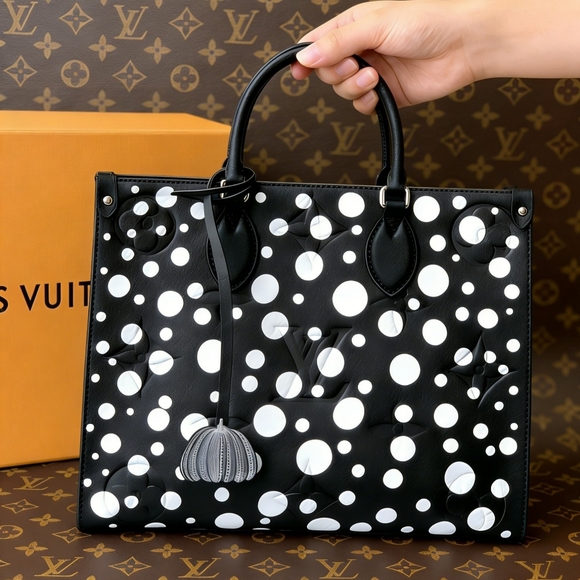Louis Vuitton Shoes - <AUTHENTIC>Louis Vuitton  Yayoi in Black